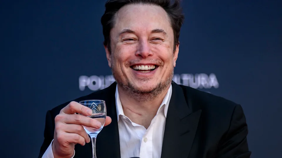 馬斯克成首位身價破5000億美元富豪！特斯拉、SpaceX 與 xAI 三引擎共振